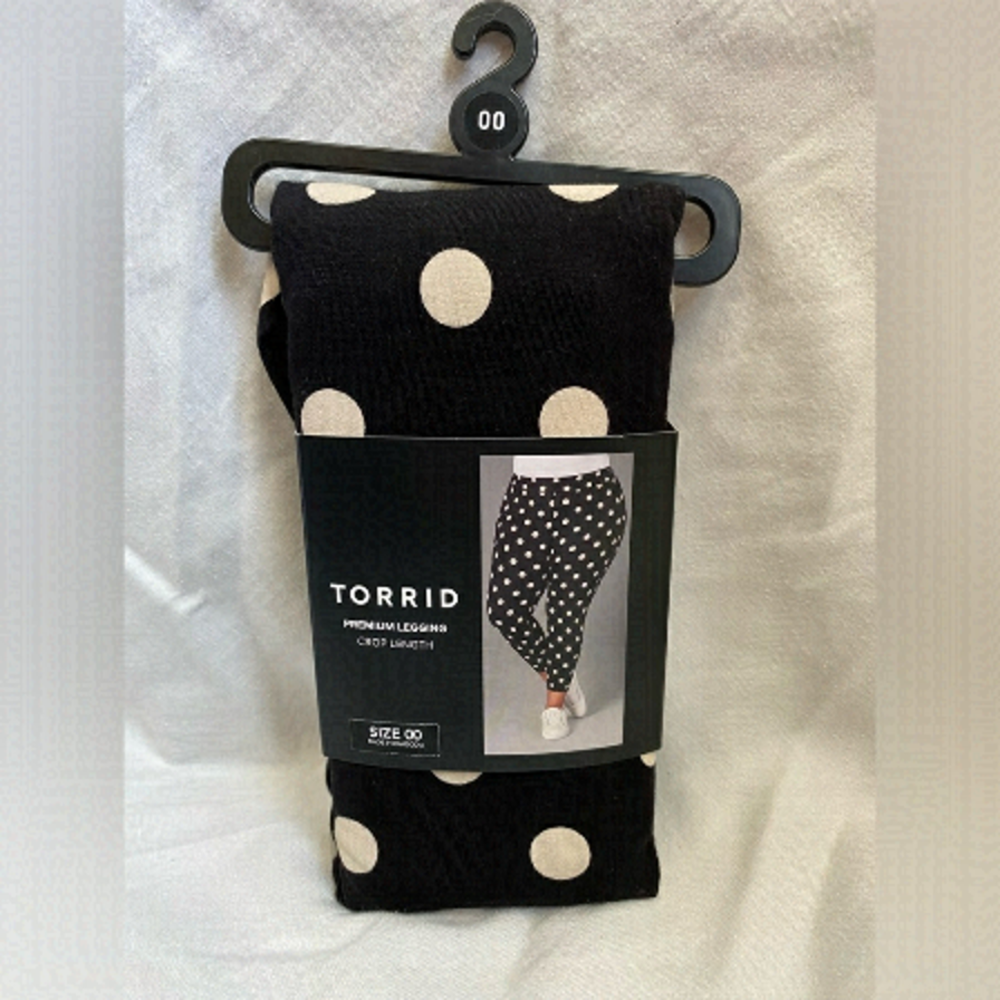 Torrid Leggings, size 00 Black Cream Polka Dots Crop Length Comfy Comfortable